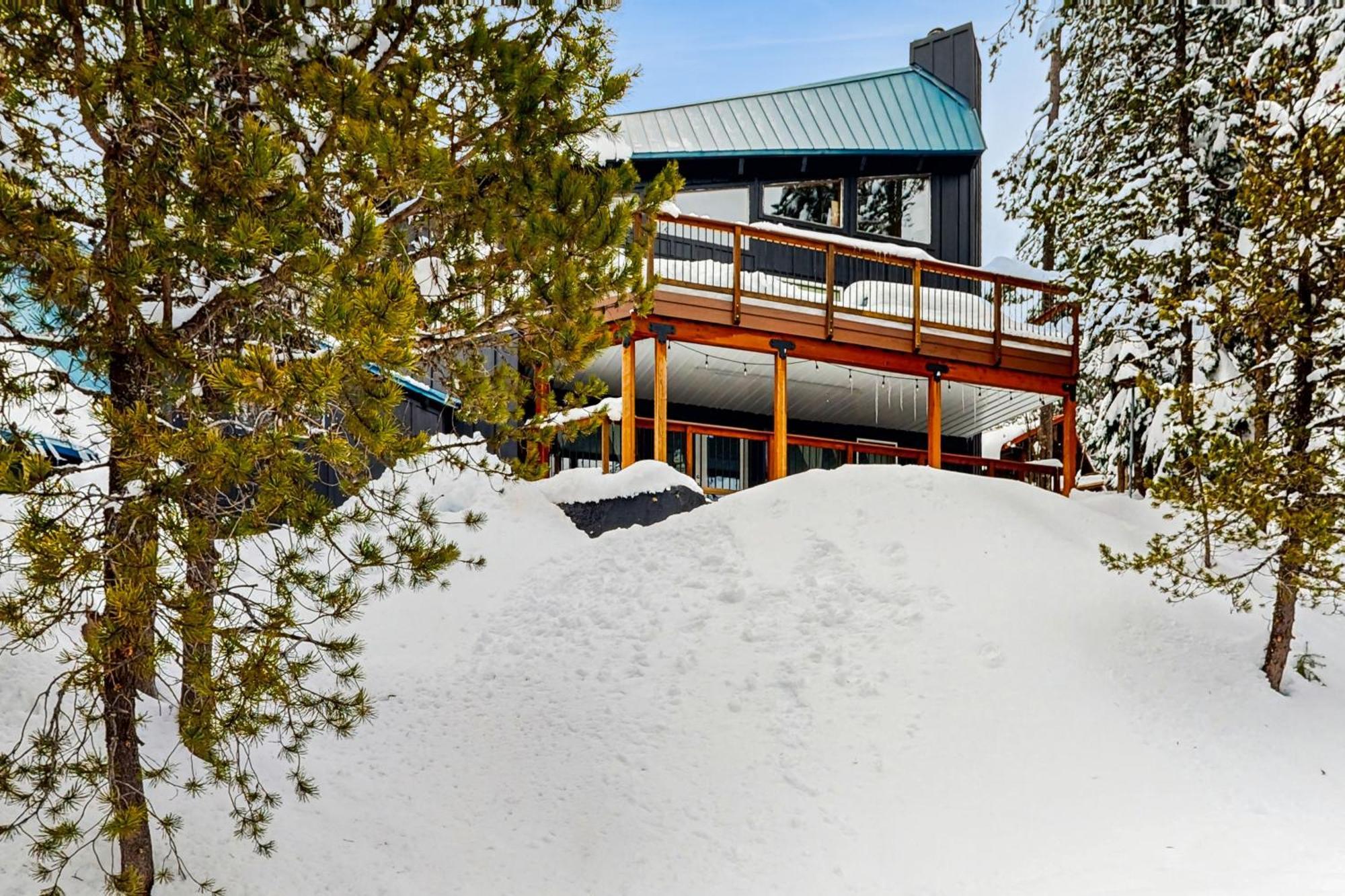 Flying Stag: Main Lodge กัฟเวิร์นเมนท์แคมป์ ภายนอก รูปภาพ