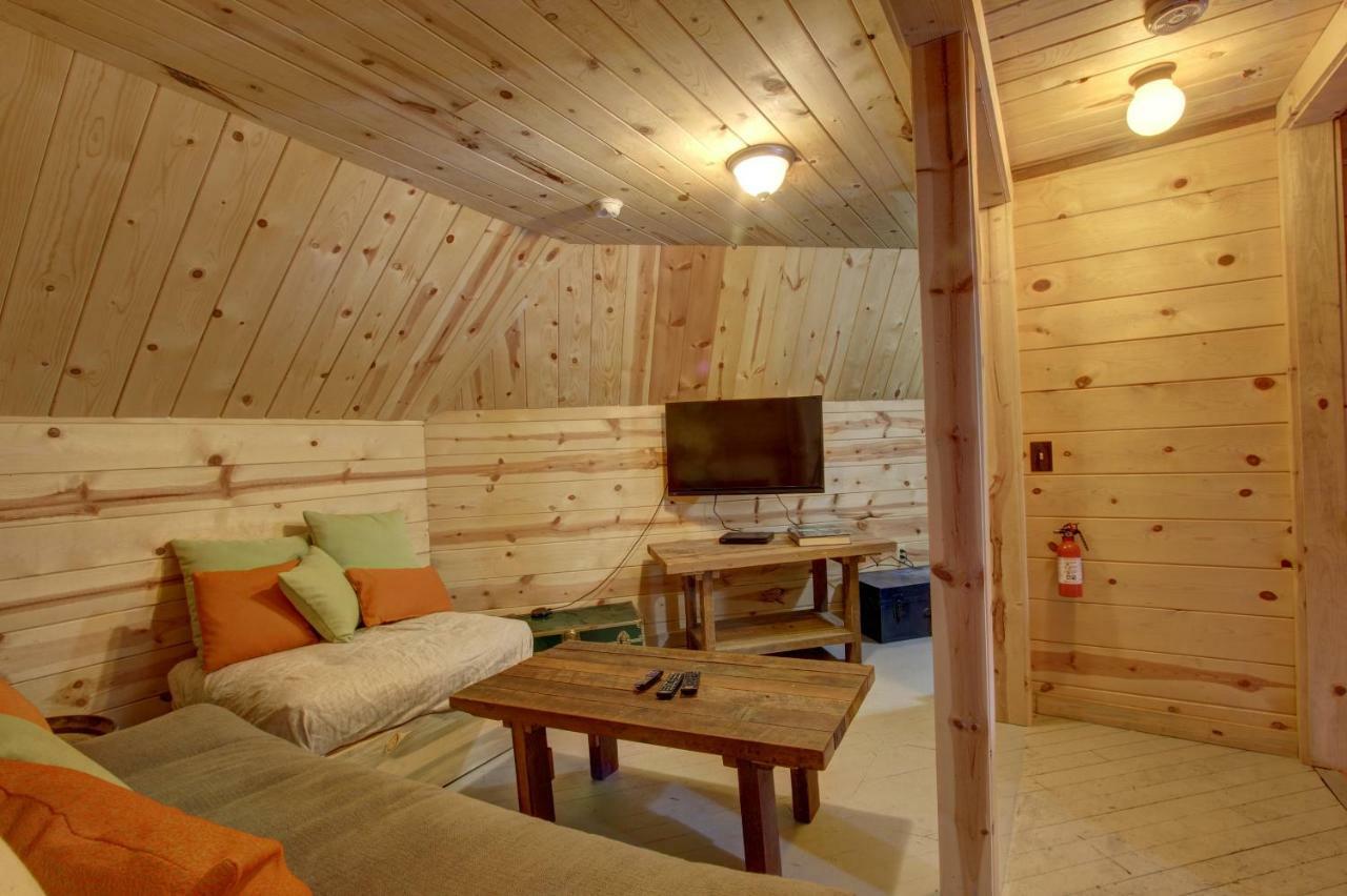 Flying Stag: Main Lodge กัฟเวิร์นเมนท์แคมป์ ภายนอก รูปภาพ